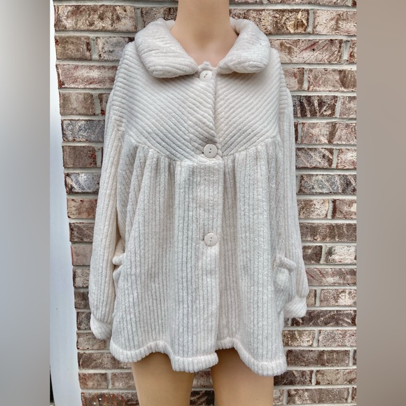 Collections.ETC Jackets & Blazers - Like New Collections Etc 2X Off White/Cream Plush Babydoll Jacket/Coat